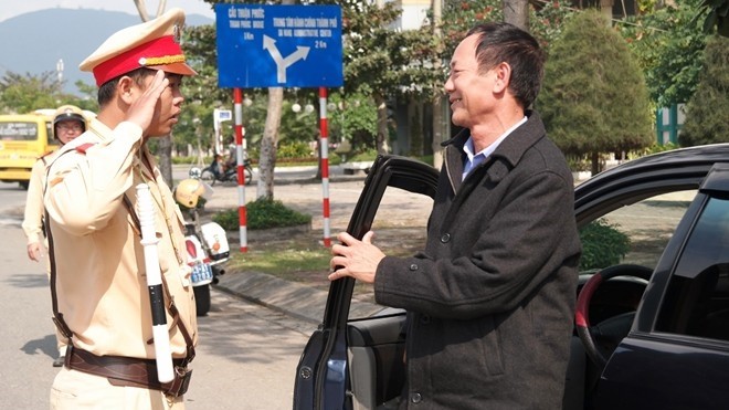 Chao Theo Hieu Lenh 8905